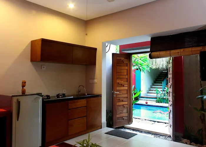 The Zhurga Seminyak Hotel Kerobokan